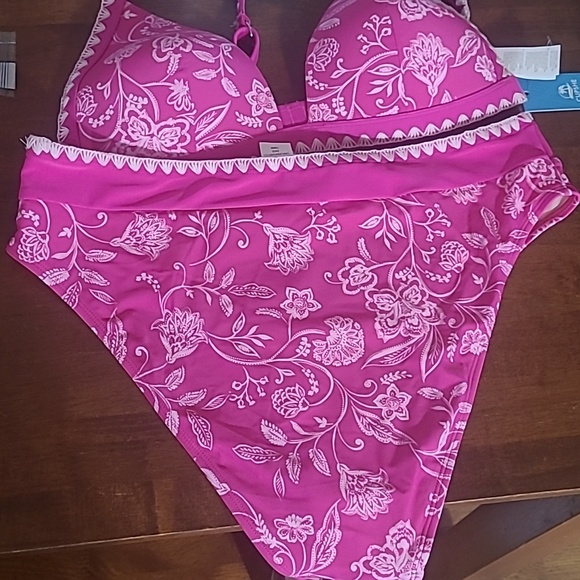 Pink Floral Whipstitch bikini - Picture 4 of 8